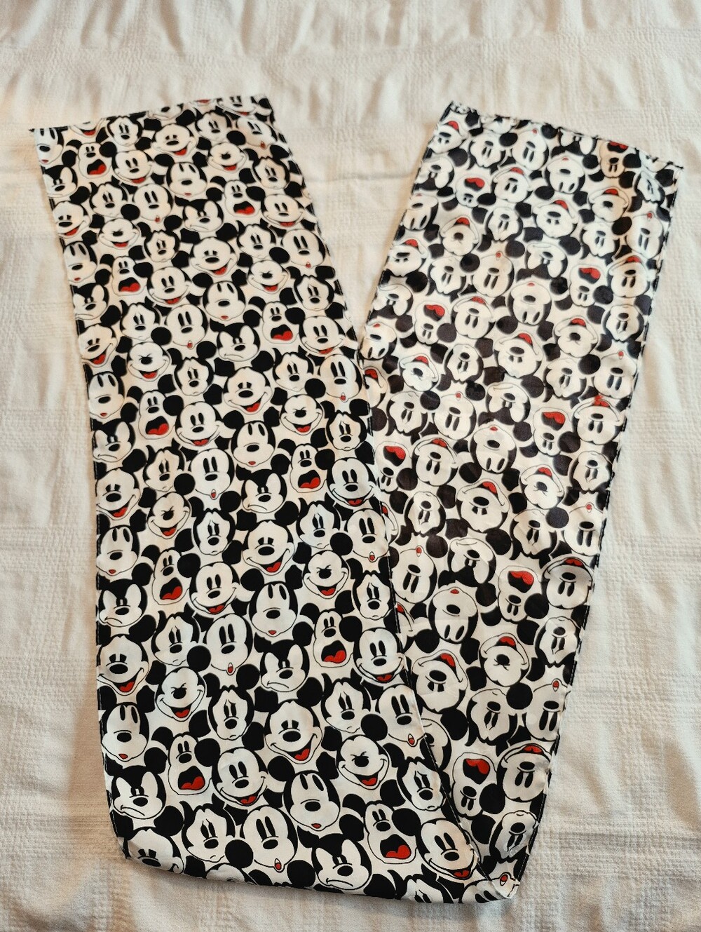 Vintage Disney Mickey Mouse satin scarf an allover repeating pattern VGUC